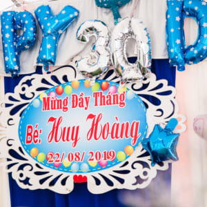 Chụp hình đầy tháng bé Huy Hoàng