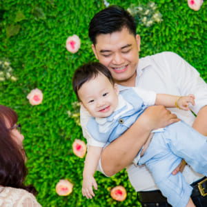 Chụp hình thôi bôi bé Tin | Nhà hàng QUEEN PLAZA