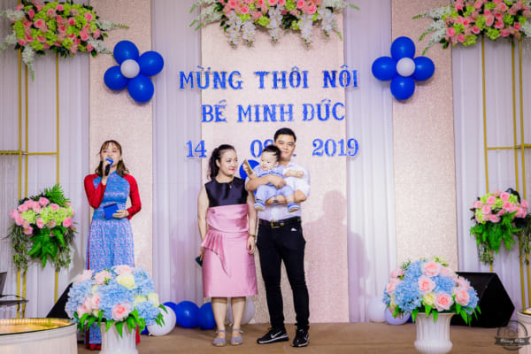 Chụp hình thôi nôi bé Tin | Nhà hàng QUEEN PLAZA