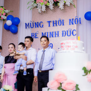 Chụp hình thôi bôi bé Tin | Nhà hàng QUEEN PLAZA