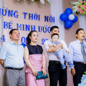 Chụp hình thôi bôi bé Tin | Nhà hàng QUEEN PLAZA