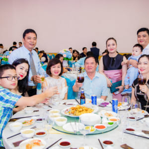 Chụp hình thôi bôi bé Tin | Nhà hàng QUEEN PLAZA