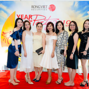 Dịch vụ chụp hình tiệc tất niên công ty Rồng Việt