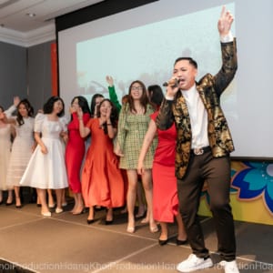 Chụp ảnh tất niên công ty Song Hàng tại Khách sạn Caravelle Sài Gòn