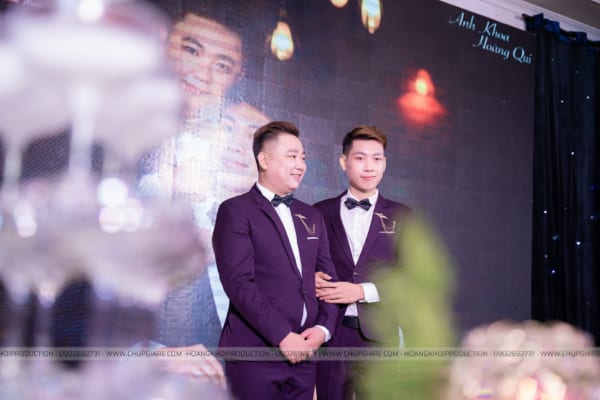 Cặp đôi LGBT hạnh phúc trong tiệc báo hỷ | Queen Plaza Tân Bình