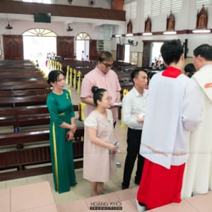Nghi thức rửa tội giáo xứ Tân Hiệp Hóc Môn