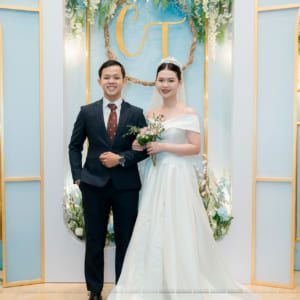 Tiệc báo hỷ tone màu trong trẻo tại Tòa Nhà Sự Kiện Gala Royale
