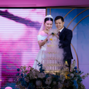 Tiệc báo hỷ tone màu trong trẻo tại Tòa Nhà Sự Kiện Gala Royale